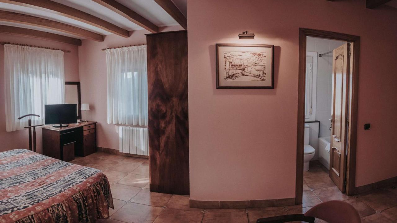 Les Fonts Pensión Castellar De N'Hug